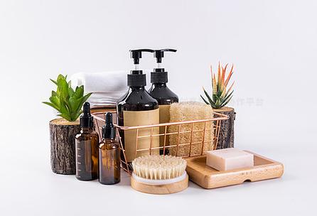 洁净生活，从有序开始 卫生洗护用品瓶子套装的收纳美学与个人护理新主张